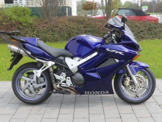 Honda VFR 800 + neue Inspektion + Leo Vince + Extras