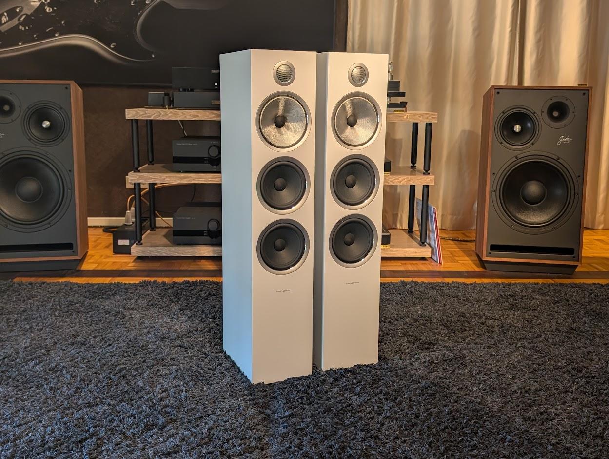 703 S2