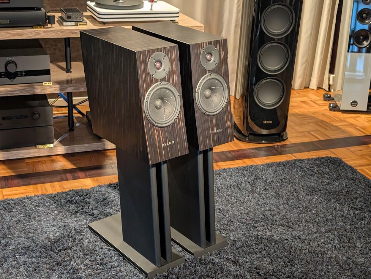 Jasper 18 mit Ständern